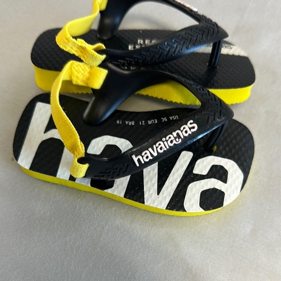 Havaianas NWOT Black and Yellow Flip Flops Stylish Sandals - Picture 4 of 5